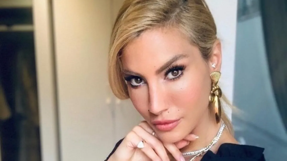 Çağla Şıkel’in oğlu Kuzey mankenlere taş çıkardı! Yakışıklılığını babasından boyunu annesinden almış…