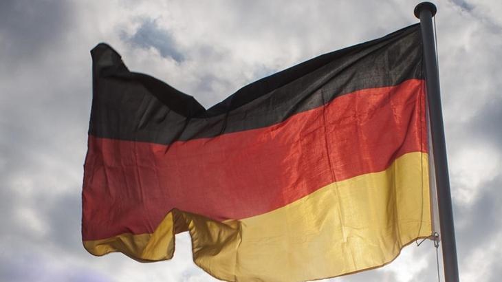 Alman ekonomisi beklenenden fazla küçüldü