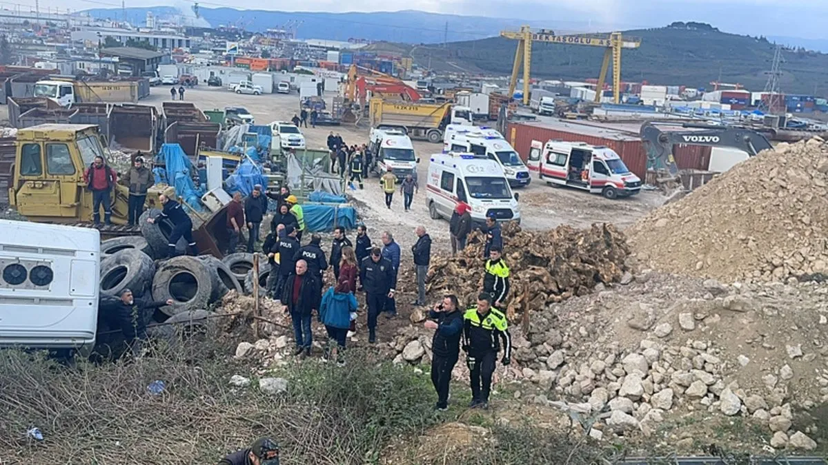 Kazanın adresi Bursa: TIR işçileri taşıyan otobüse arkadan çarptı!